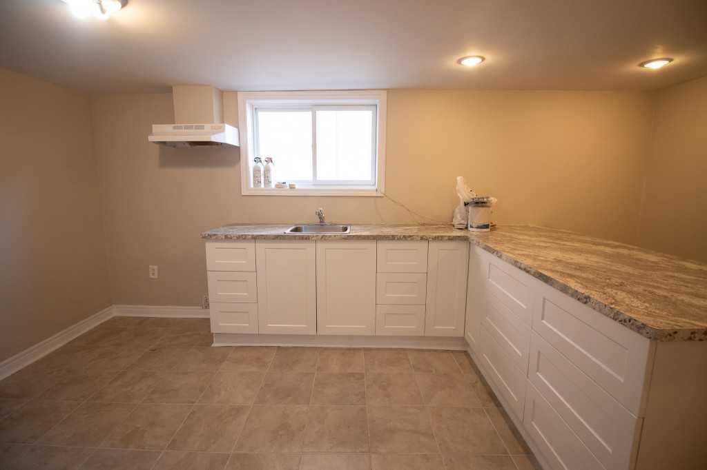 Pelham Road Apartments 245 Pelham Group Health Centre, St. Catharines