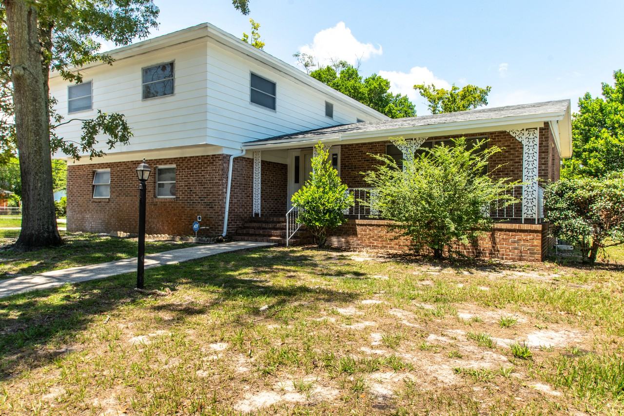 5943 Jaguar Dr W, Jacksonville, FL 32244 4 Bedroom House for Rent for