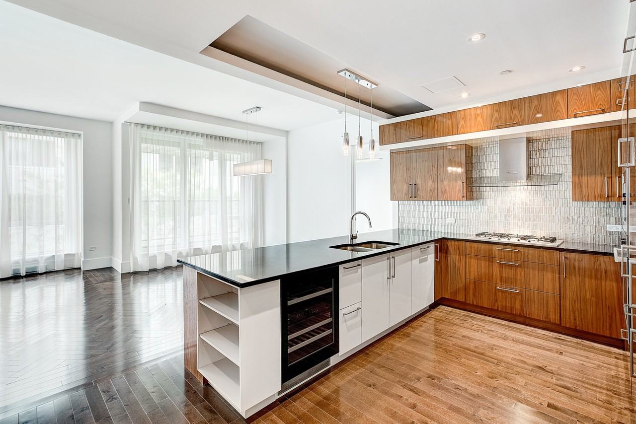 215 Av Redfern, Westmount, QC H3Z 3L5 2 Bedroom Condo for 6,500/month