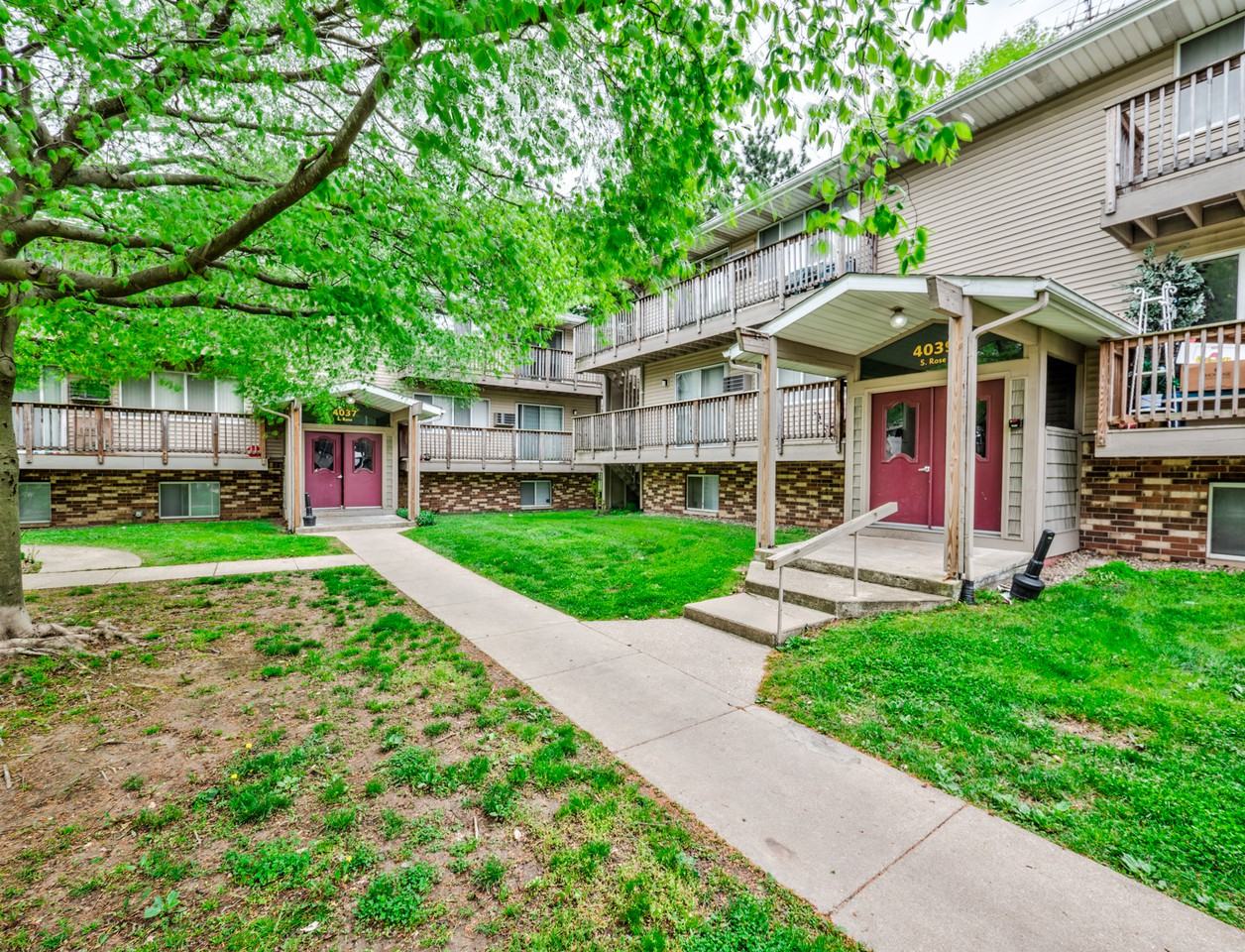 Oakhurst Apartments 4035 South Rose Street 101, Kalamazoo, MI 49001