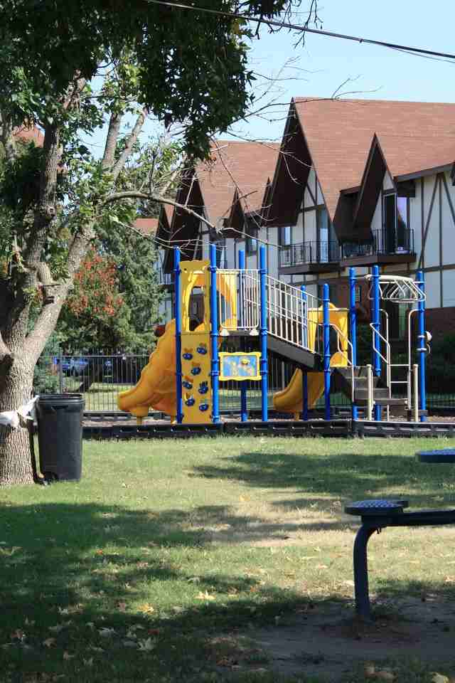 Kingsborough Apartments 2720 South Seneca Street, Wichita, KS 67217