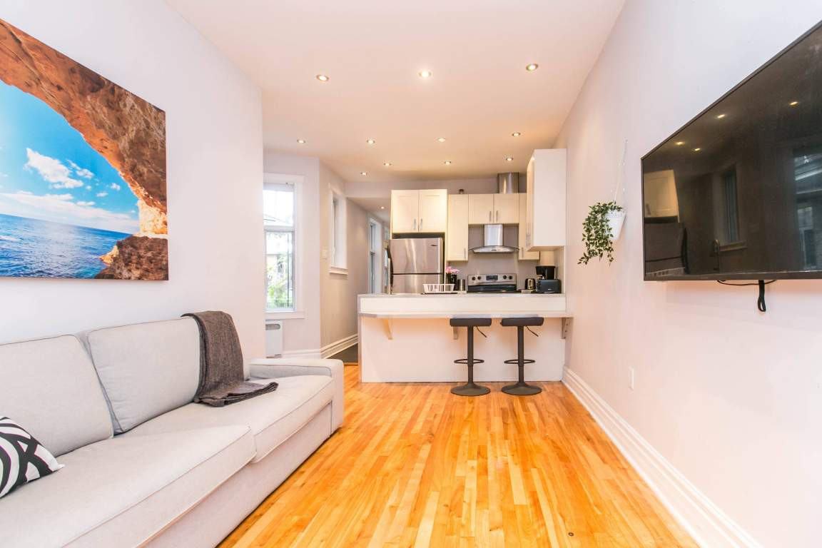 4271 St Dominique Apartments 4271 Rue SaintDominique, Montréal, QC