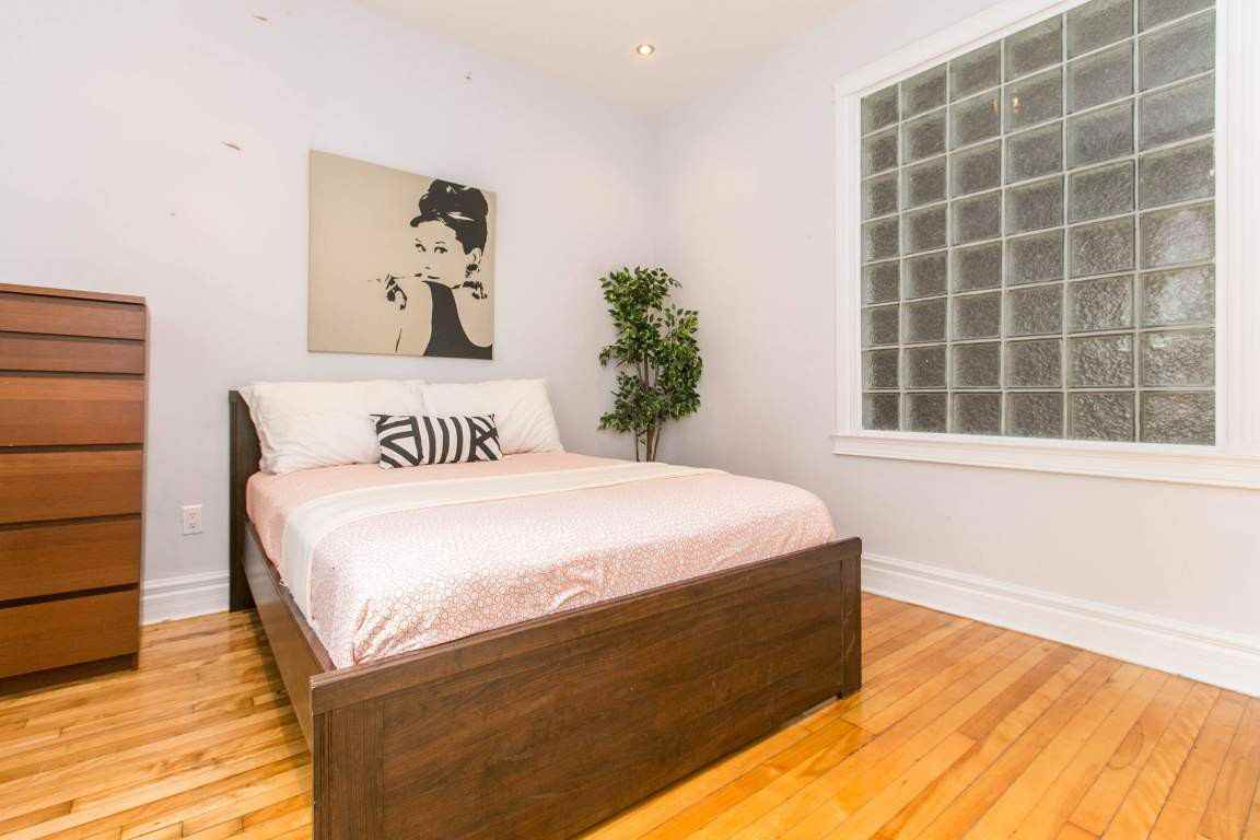 4271 St Dominique Apartments 4271 Rue SaintDominique, Montréal, QC