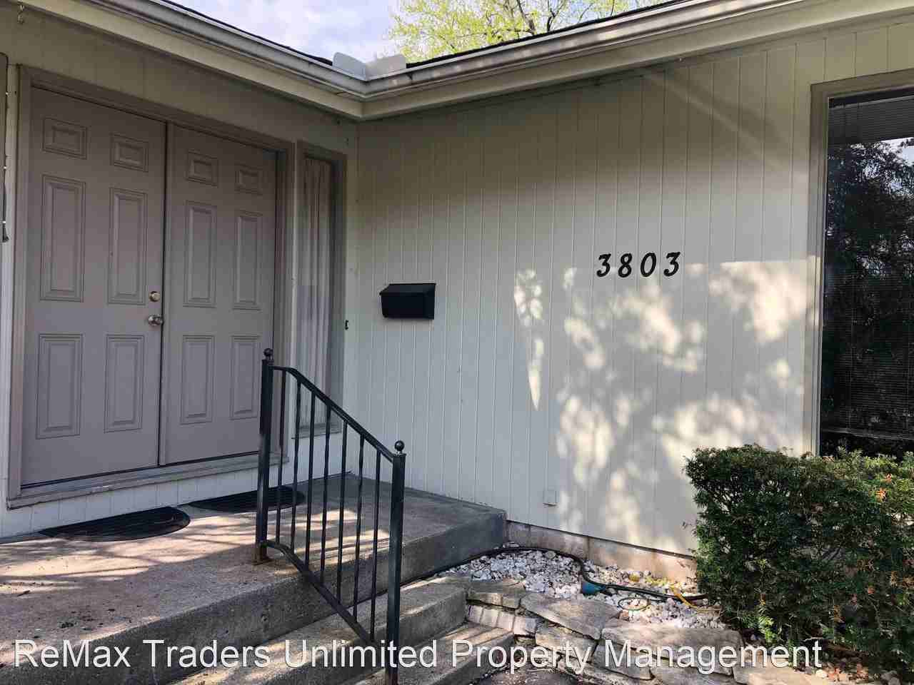 3803 N Knoxville Ave, Peoria, IL 61614 2 Bedroom House for Rent for
