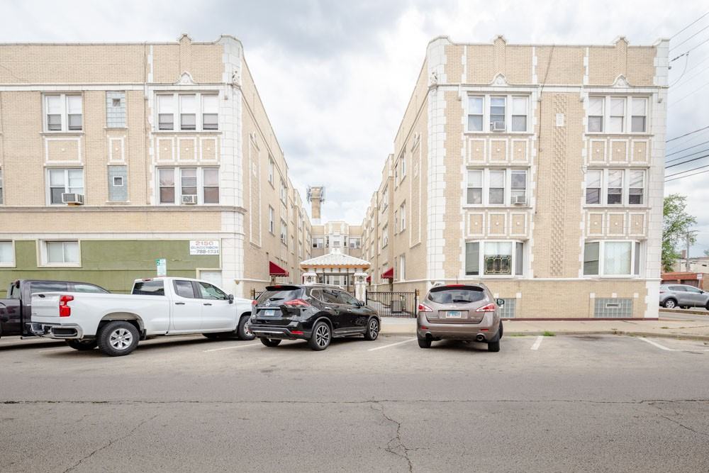 6500 W Cermak Rd/21402150 Gunderson Ave Apartments 2140 Gunderson