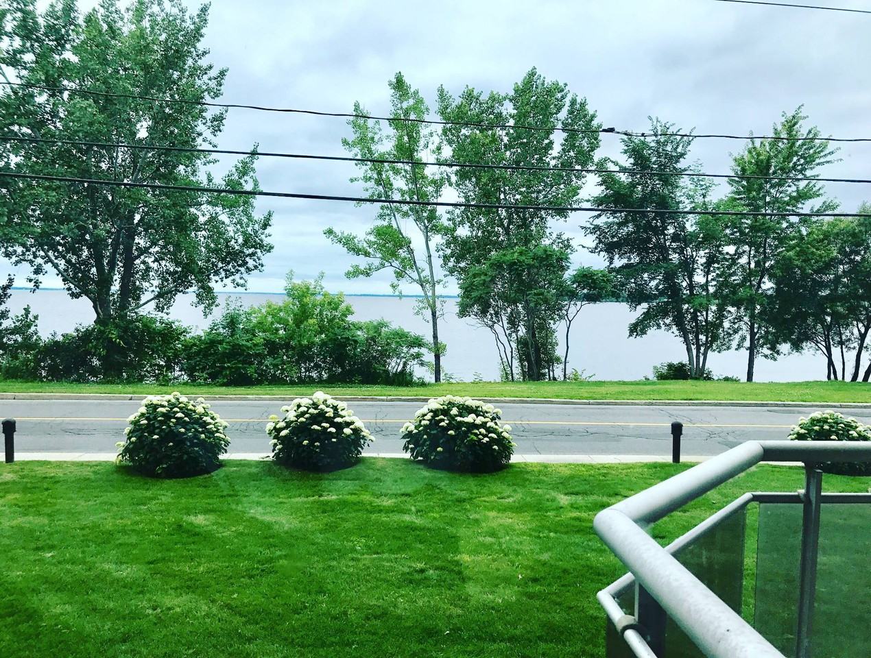 18 Ch Du BordDuLac Lakeshore, PointeClaire, QC H9S 5X9 2 Bedroom