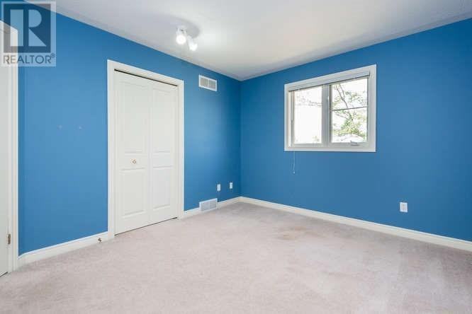 400 Ambleside Drive, London, ON N6G 4Y7 2 Bedroom Condo for 650/month