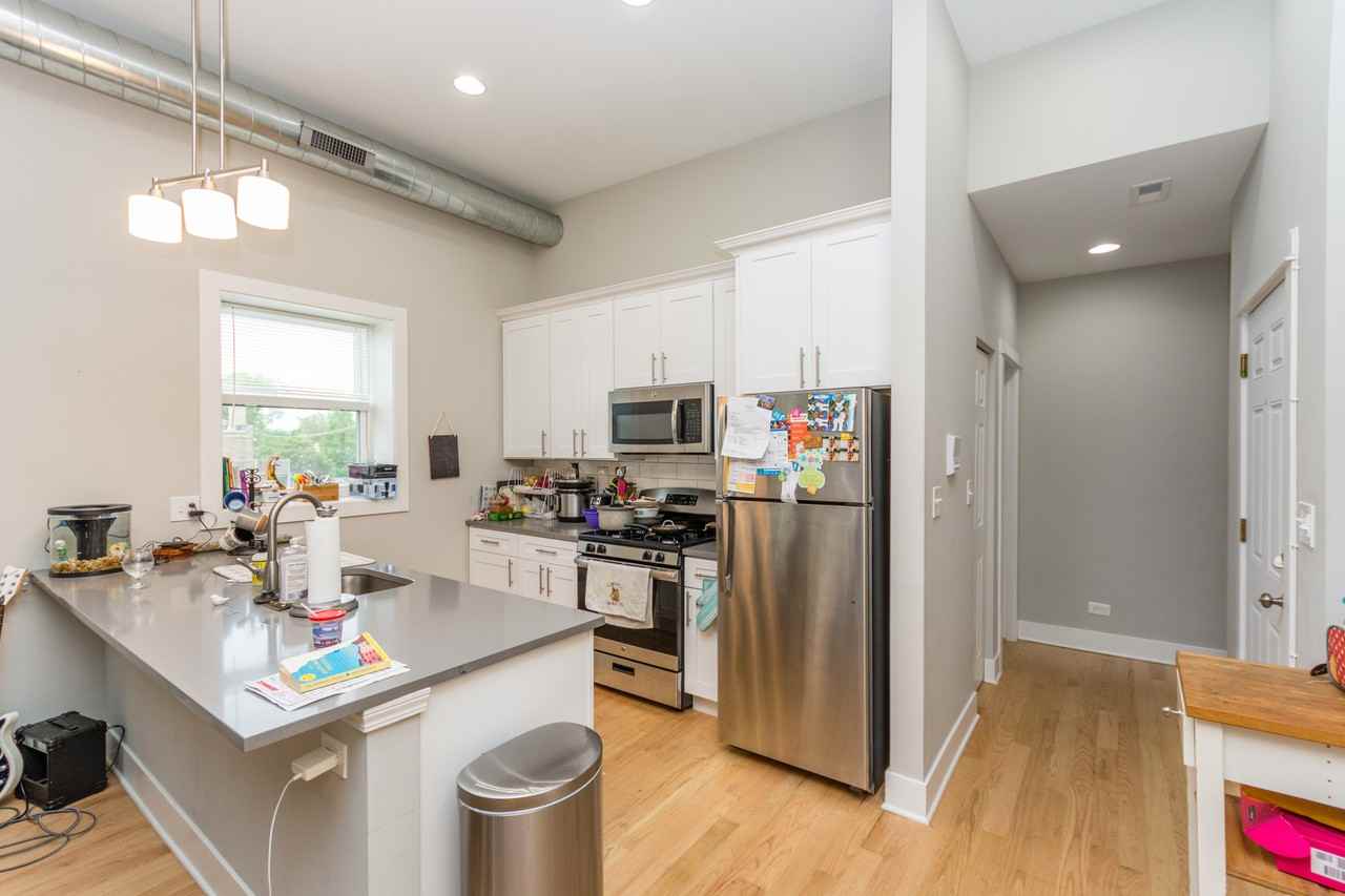 3759 N Western Ave Apartments in North Center, Chicago, IL 60618 Zumper