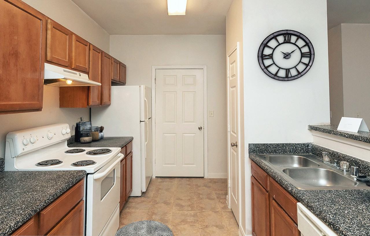 3303 Southern Oaks Blvd Apartments in Cedar Crest Country Club Estates