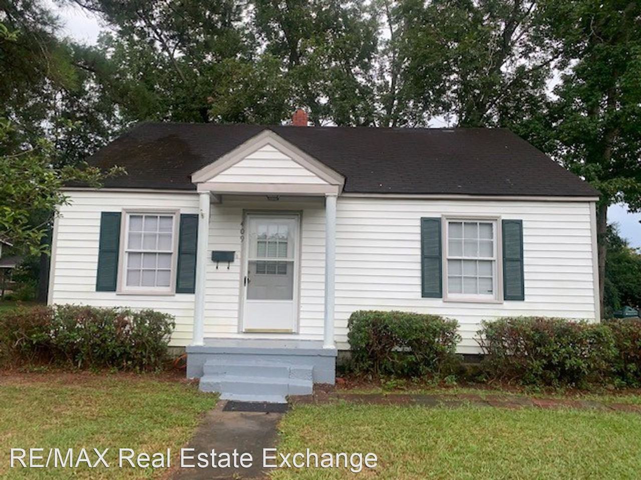 409 W 19th St, Lumberton, NC 28358 2 Bedroom Apartment for Rent