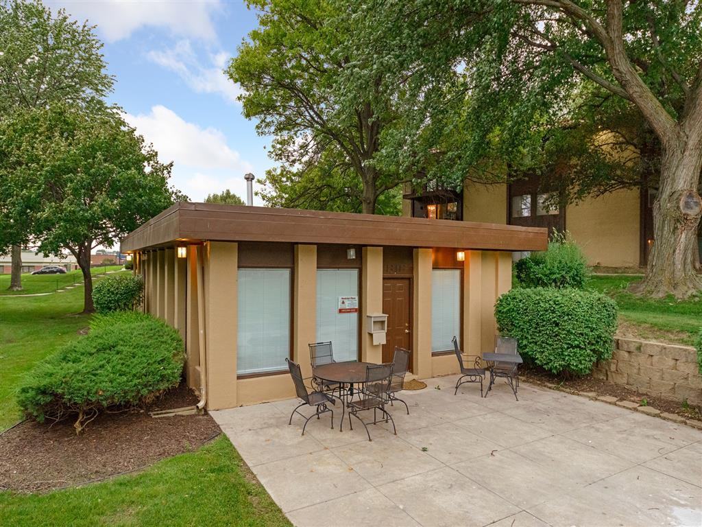 Montclair Place Apartments 13407 Montclair Dr, Omaha, NE 68144 Zumper