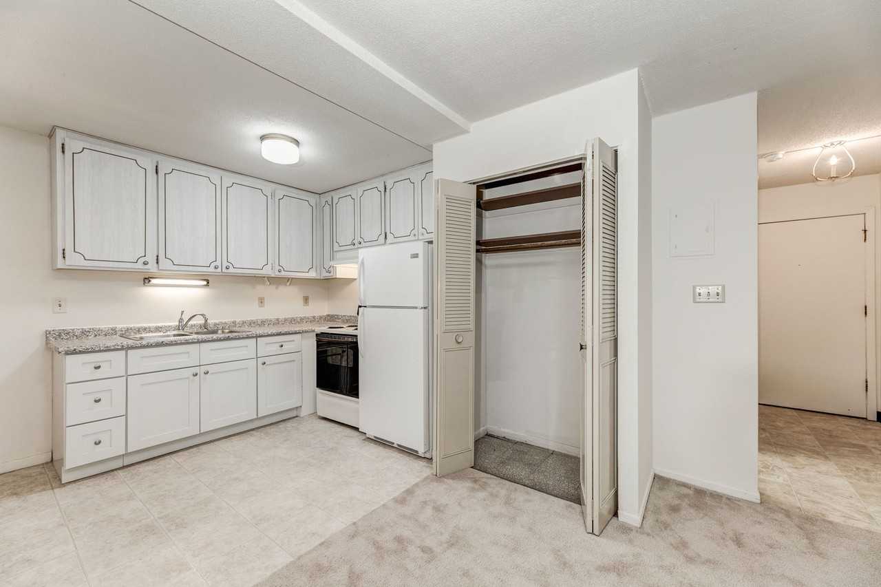 Charlton Terrace Apartments 212 Thompson Ave W, West St Paul, MN