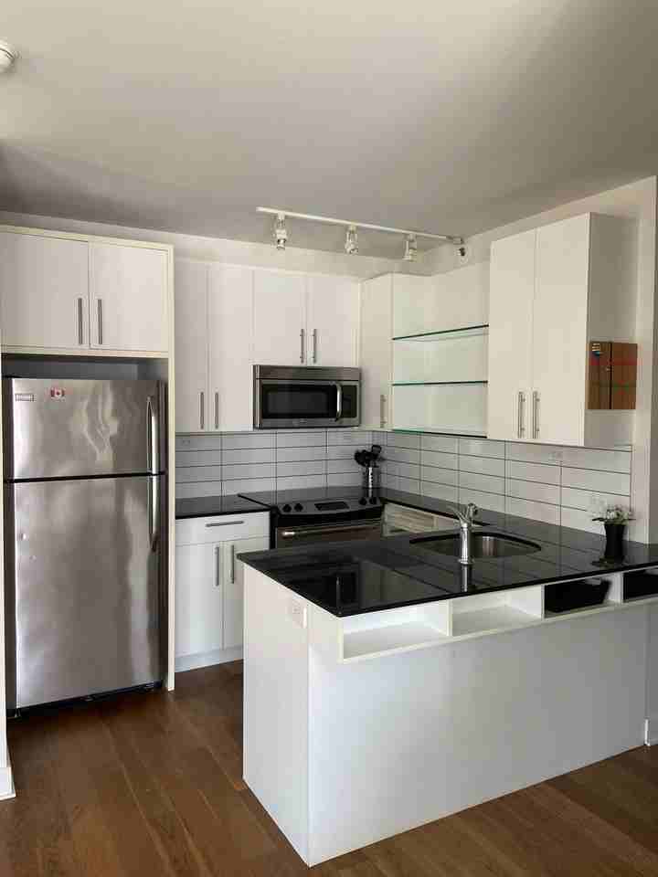 950 Rue NotreDame Ouest, Montréal, QC H3C 0K3 2 Bedroom Condo for