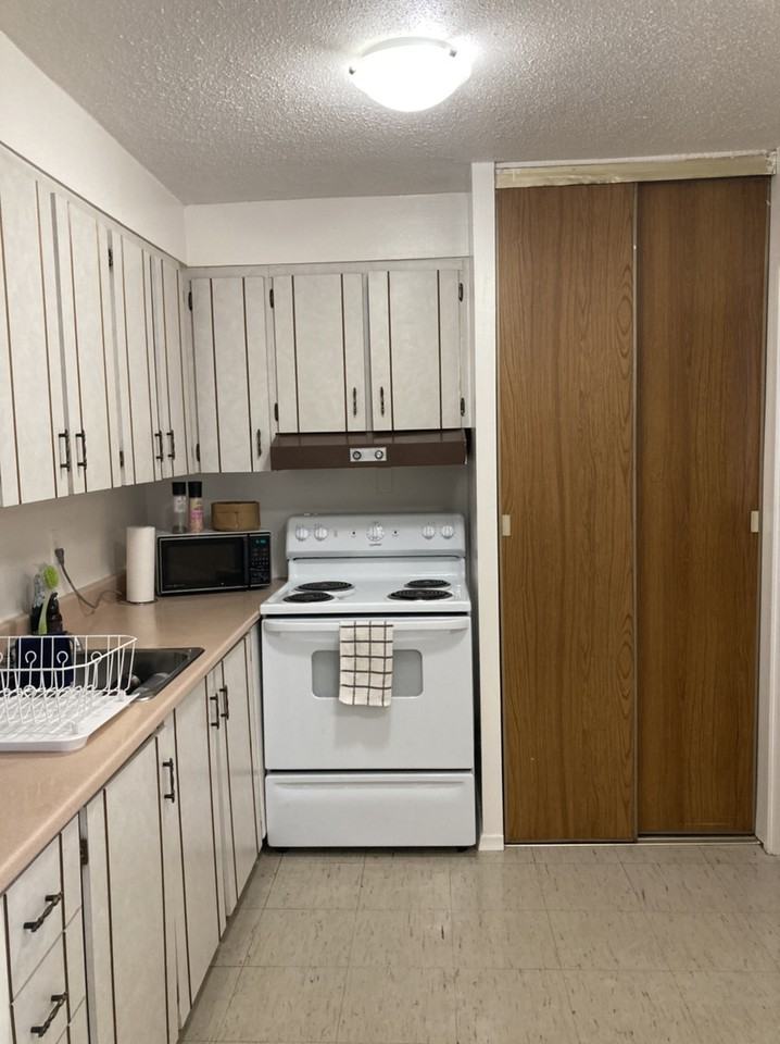 60 Cartier St, Ottawa, ON K2P 2E1 1 Bedroom Apartment for 1,449/month