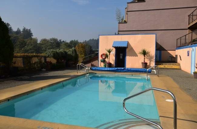 118485 Island Highway Apartments 485 Watersedge, View Royal, BC V9B