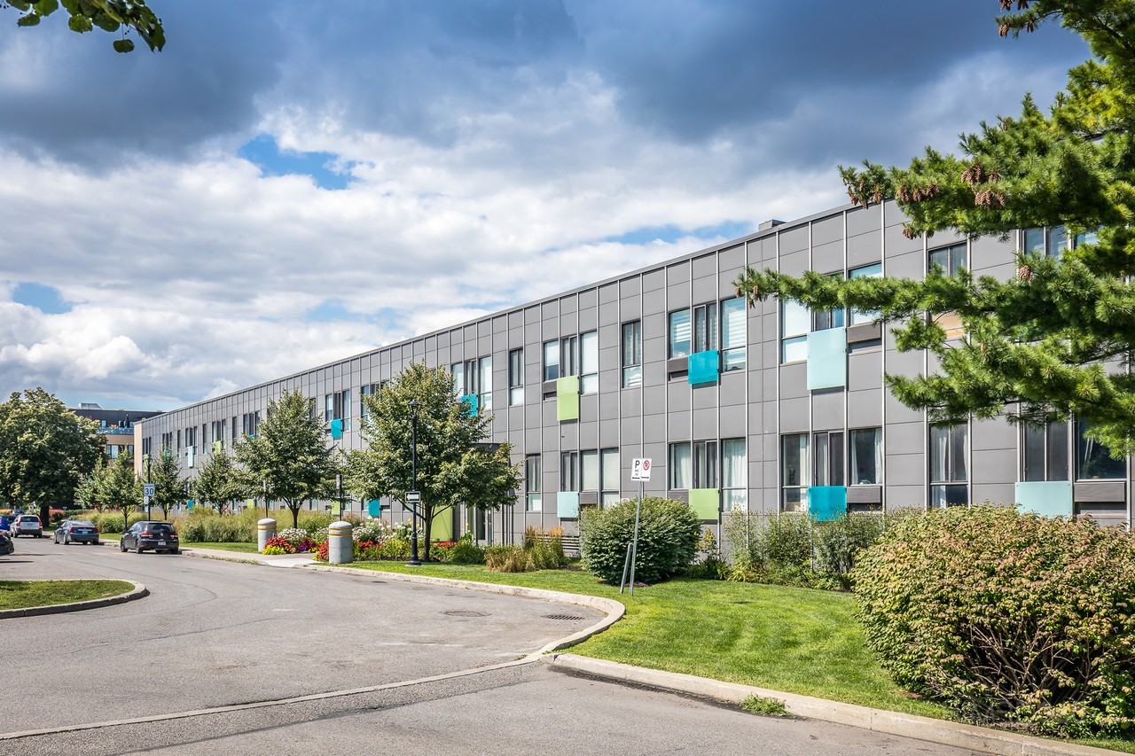 479 Avenue MousseauVermette 2.111, Dorval, QC H9S 1A9 Studio