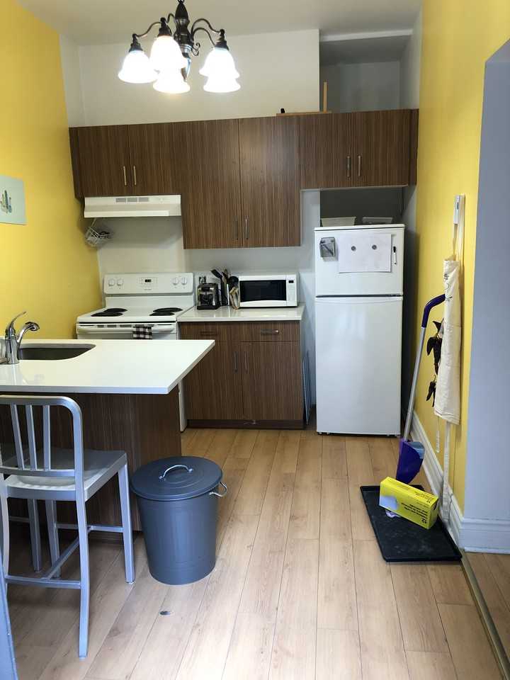 1429 Rue Stanley Apartments in Quartier VilleMarie, Montréal, QC H3A