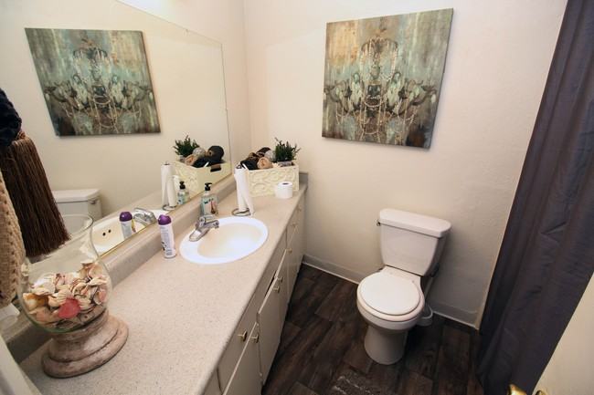 Rinconada Village Apartments 5844 Garden Park Ct, Carmichael, CA