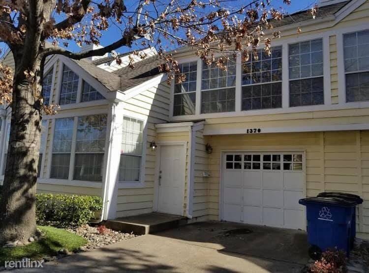 City Of Tulsa Utilities 1358, Tulsa, OK 74105 2 Bedroom House for 900