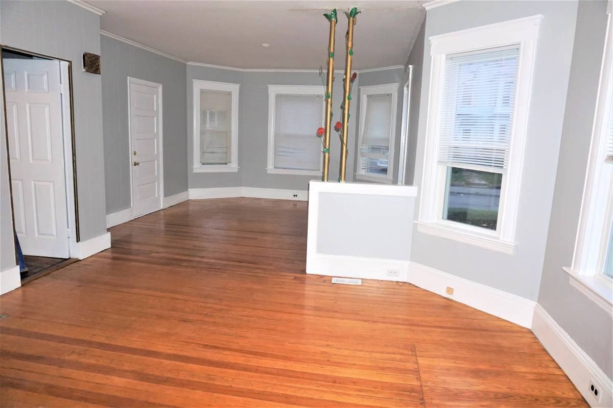 Weston Weston Street 1, Brockton, MA 02301 3 Bedroom Apartment for
