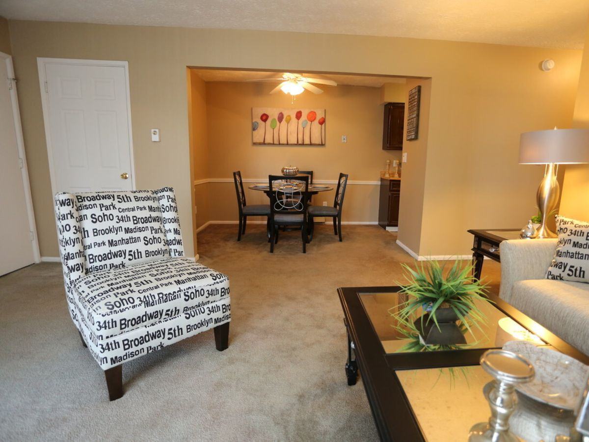 Hillbrook Apartments 478 South Raccoon Road, Youngstown, OH 44515