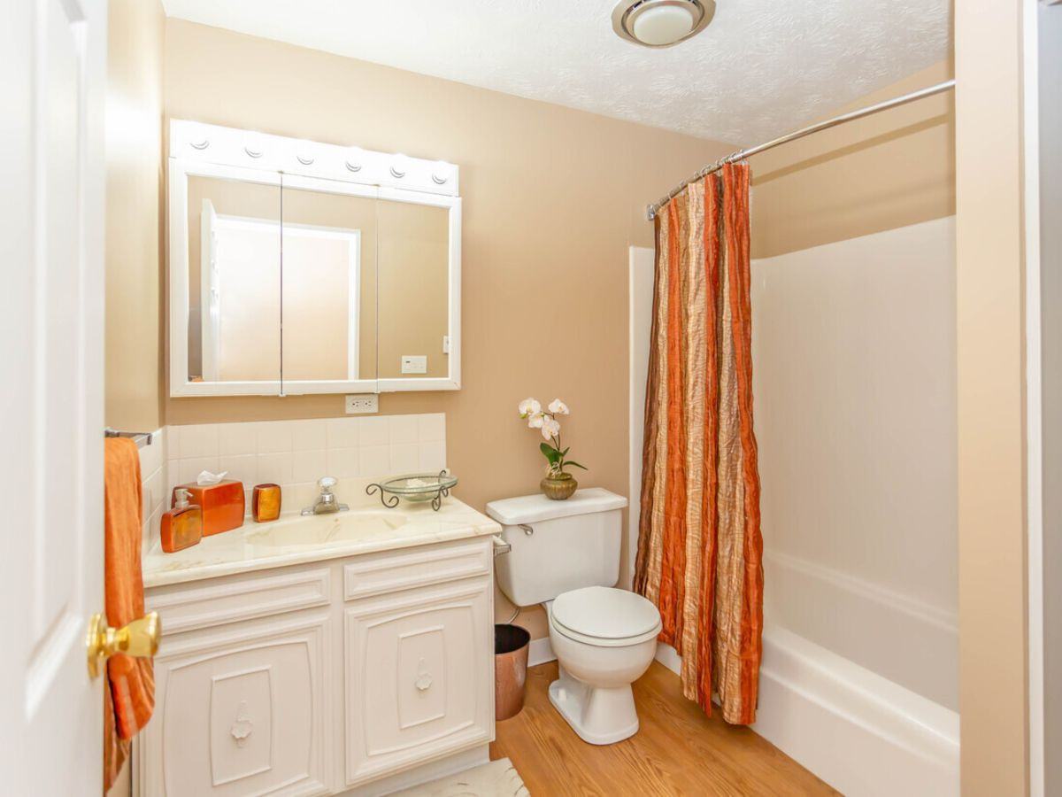 Hillbrook Apartments 478 South Raccoon Road, Youngstown, OH 44515