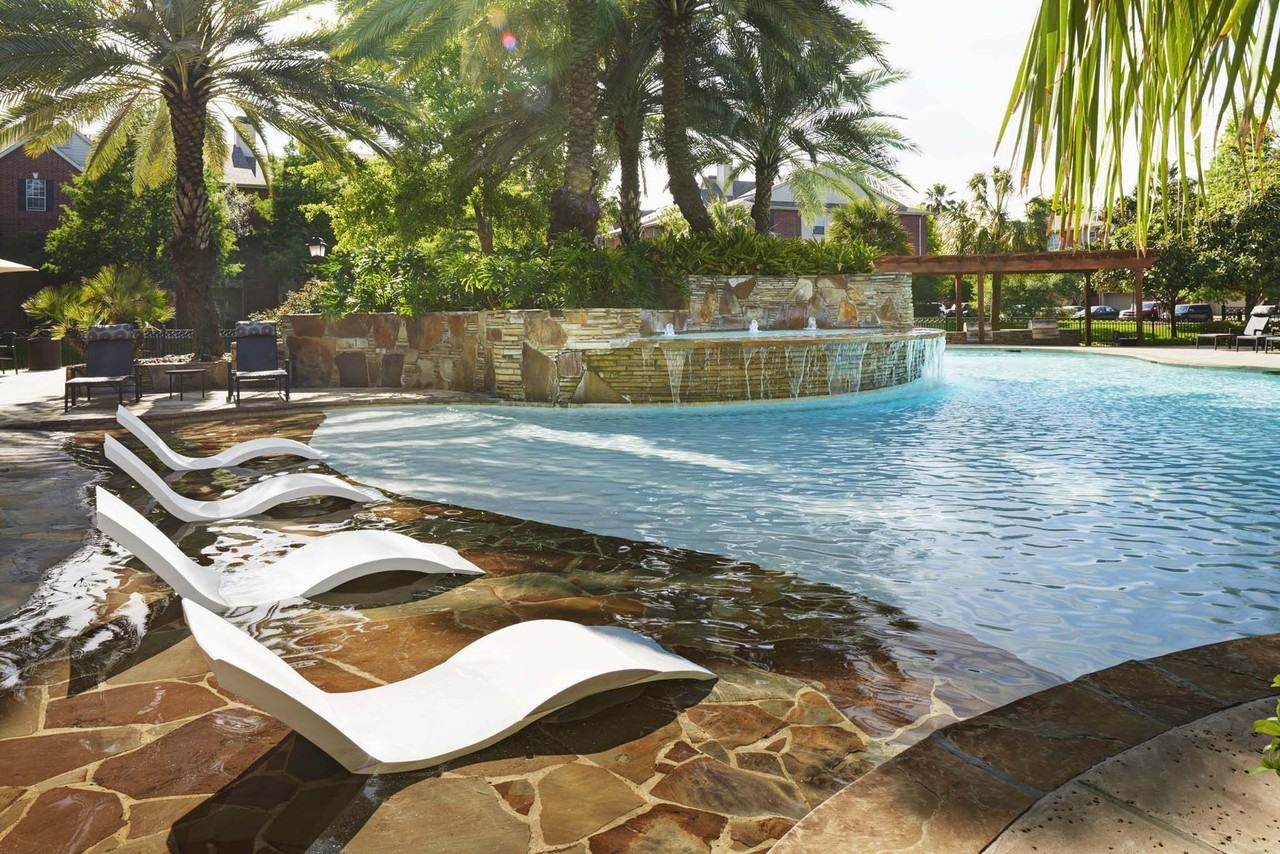 Camden Holly Springs Apartments 680 W Sam Houston Pkwy S, Houston, TX