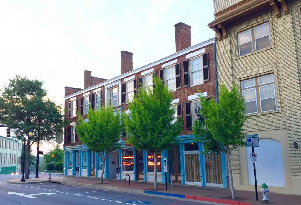 The Franklin House Apartments for Rent 480 East Broad Street, Athens