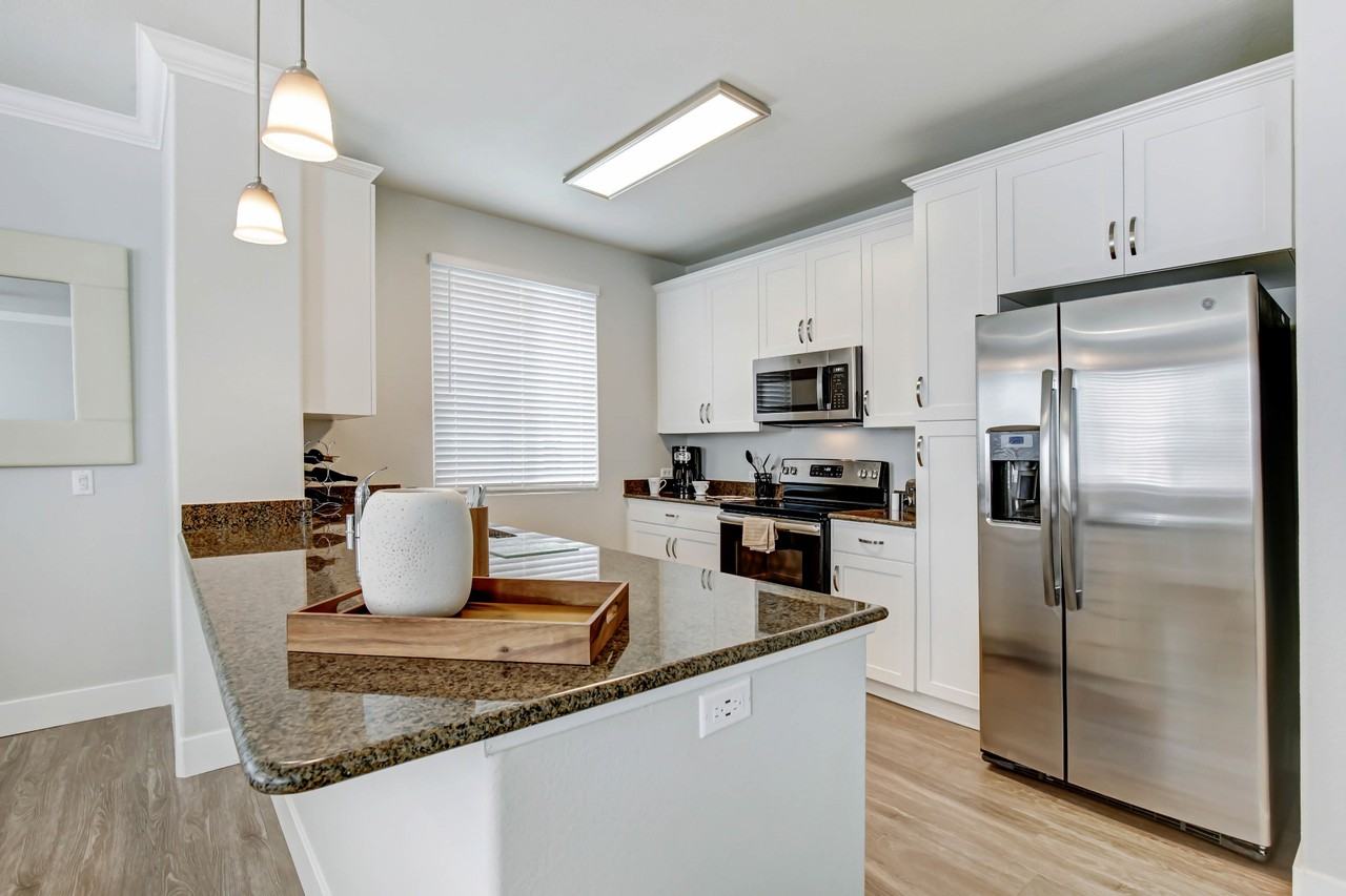 Apex Mission Valley Apartments 7084 Friars Rd, San Diego, CA 92108