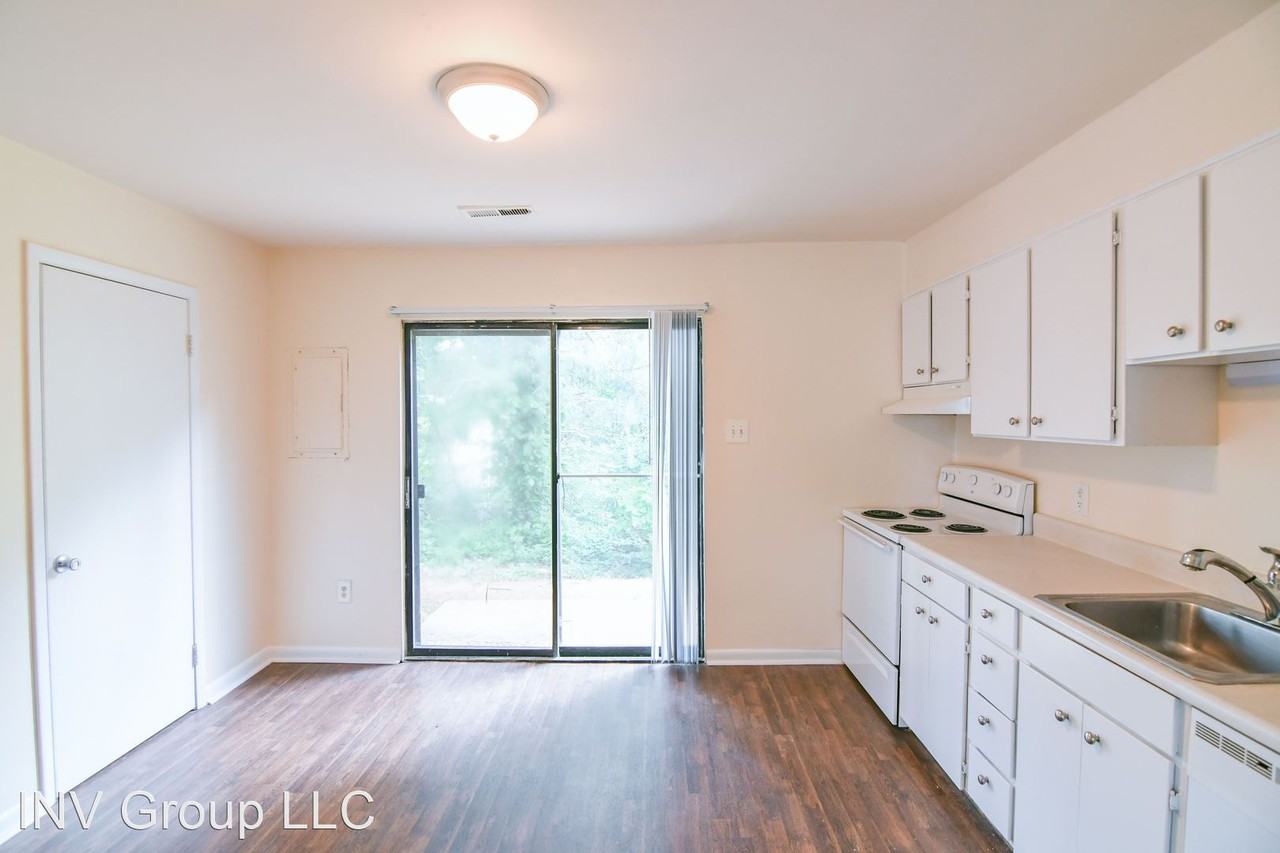 Hollymead Square Apartments N Hollymead Dr, Charlottesville, VA 22901