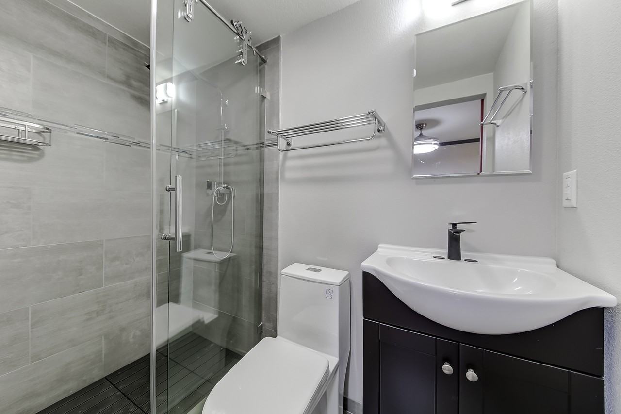 Ogden Executive Apartments 813 East Ogden Avenue 17, Las Vegas, NV