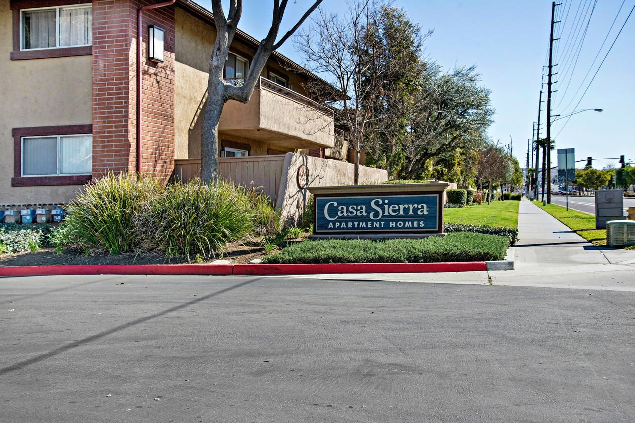 Casa Sierra Apartment Homes 3935 La Sierra Ave, Riverside, CA 92505