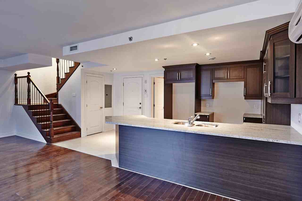 4445 Boulevard SaintJean 405, DollardDes Ormeaux, QC H9H 2A4 2