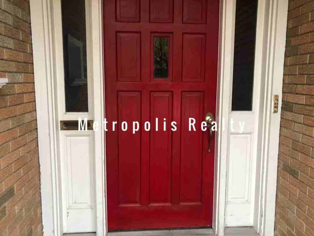 2225 41 street 2, New York, NY 11105 2 Bedroom Apartment for 2,100