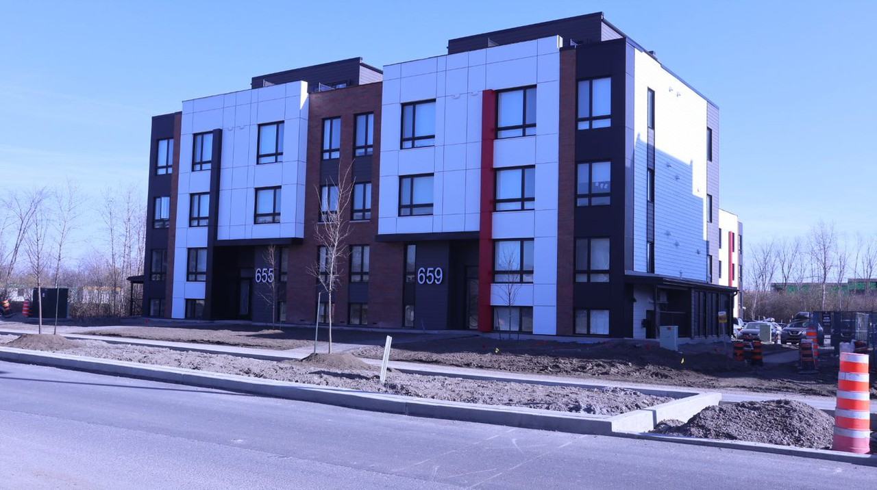 Mai, June, July, August Upscale 1 bd. All Inclusive Apartments 703