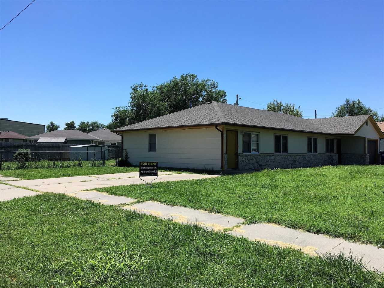 1005 Parkside Lane 1, Junction City, KS 66441 Two bedroom house