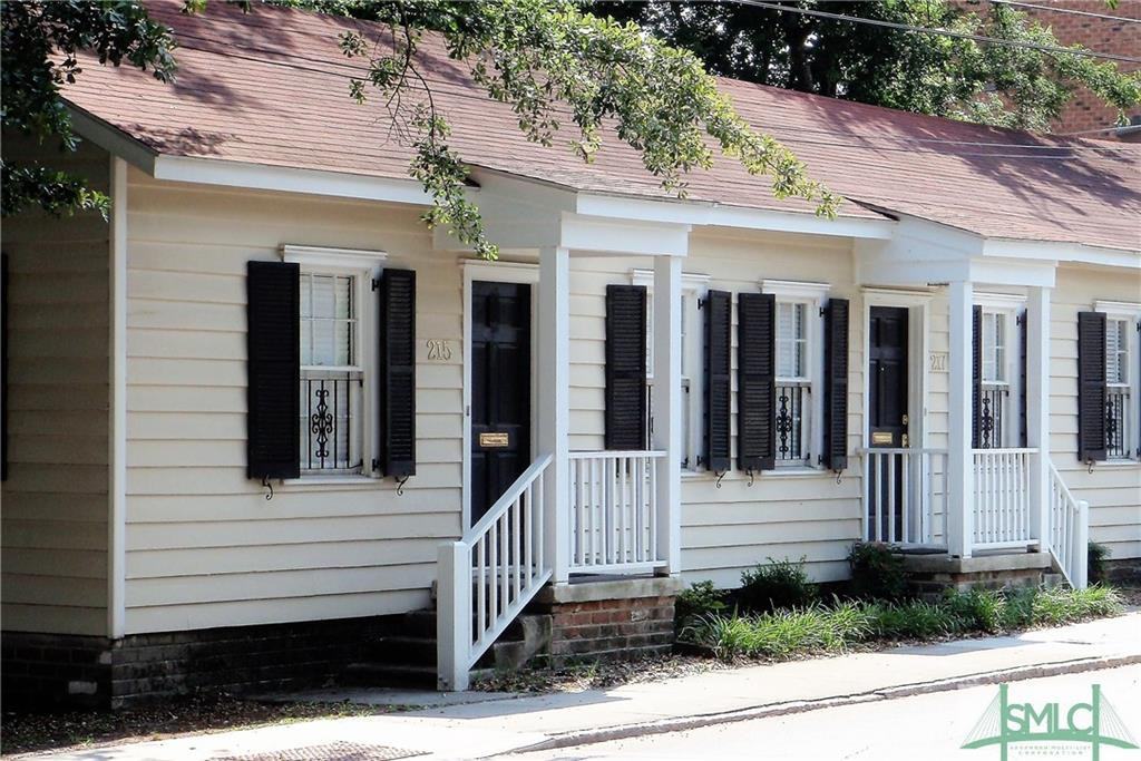 219 W Taylor St, Savannah, GA 31401 2 Bedroom Apartment for Rent