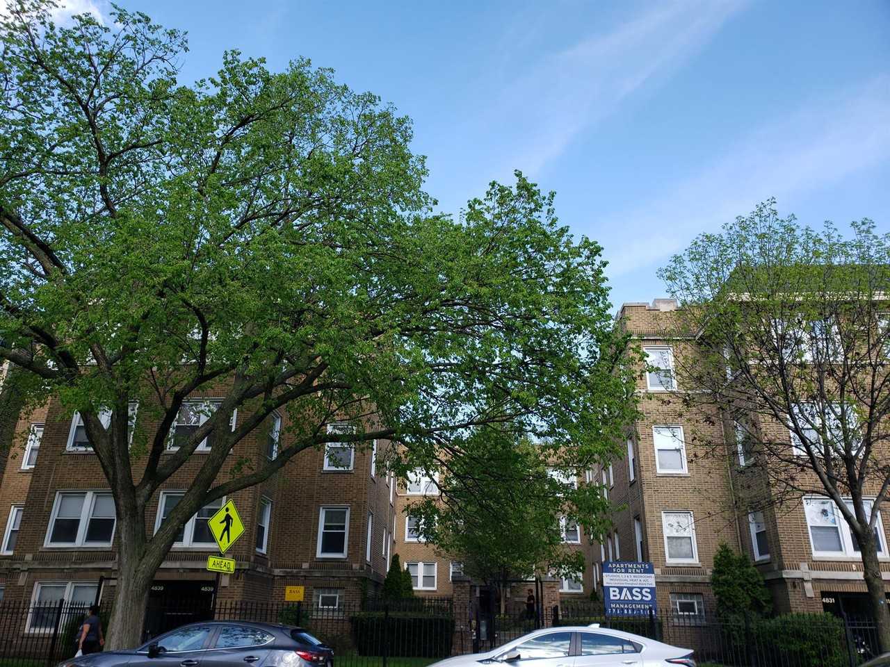 48314839 N Kimball Apartments 4831 North Kimball Avenue, Chicago, IL