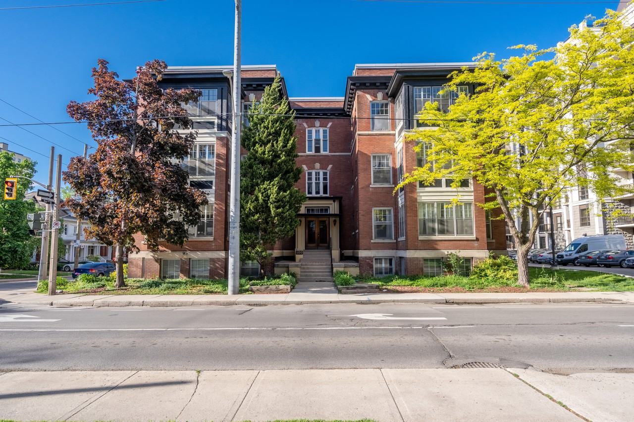 Durand Units Charlton and Bay Apartments 100 Charlton Avenue West 8