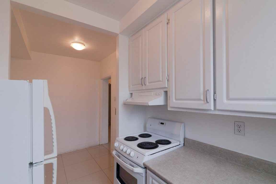 3250 Avenue Van Horne Apartments 3250 Av Van Horne, Montréal, QC H3S