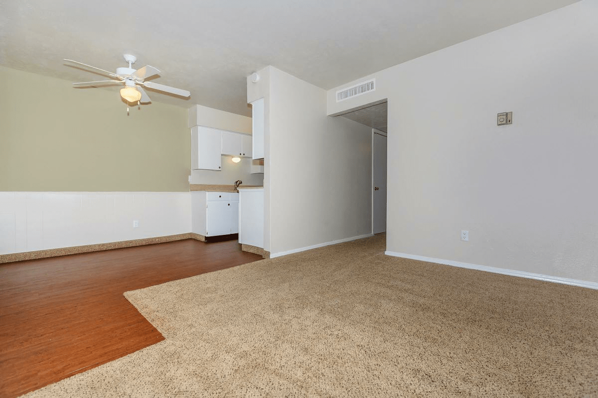 Mountain Valley Apartments {20220811} 5875 Mountain Valley Ln, Dallas