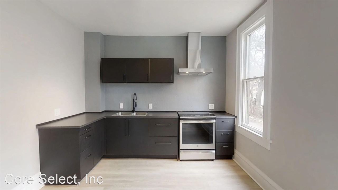 1106 E Whittier Apartments in Southern Orchards, Columbus, OH 43206