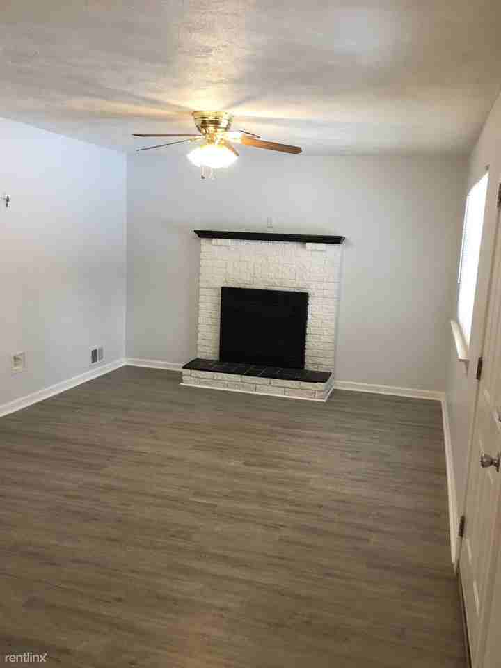 Eureka And Telegraph, Taylor, MI 48180 3 Bedroom House for 1,200/month