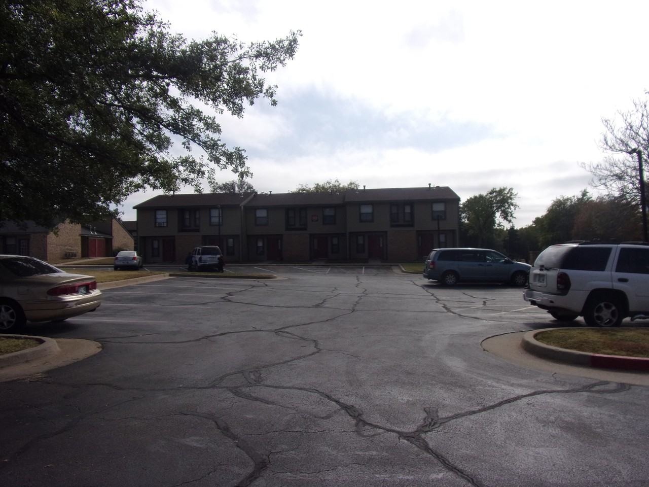 Chaparral Townhouses Apartments 1301 North Stiles Avenue, Oklahoma