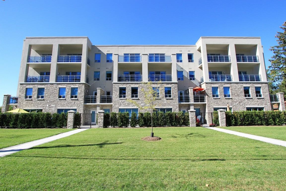 203320 Sugarcreek Trail Apartments 320 Apartment Building, London