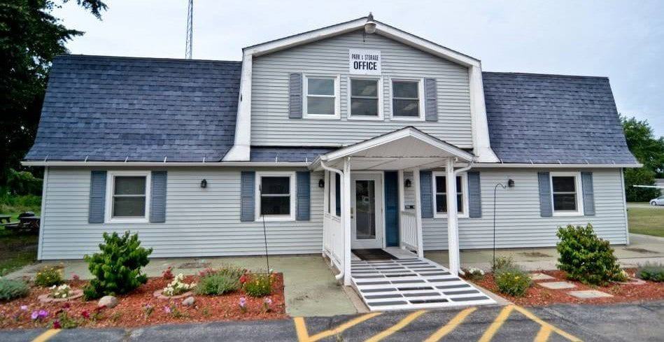 Pleasant Valley Manufactured Home Community Apartments 2999 McCool