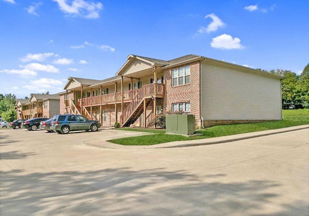 649 E Beaumont Ave, Greenville, IL 62246 1 Bedroom Apartment for Rent