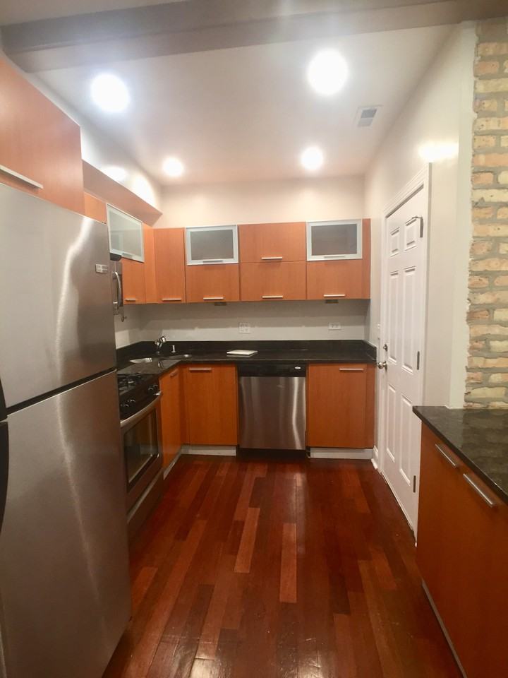 Modern Rogers Park 2BR! 1 Month Free! Pet Friendly! Apartments 6924