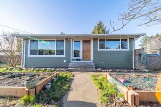 3 bedroom 1 bathroom HOME FOR RENT Apartments 110 Princess Street