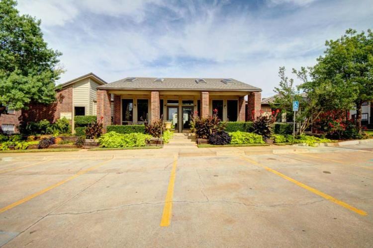 Woodrun Village Apartments 11501 Lochwood Dr, Yukon, OK 73099 Zumper